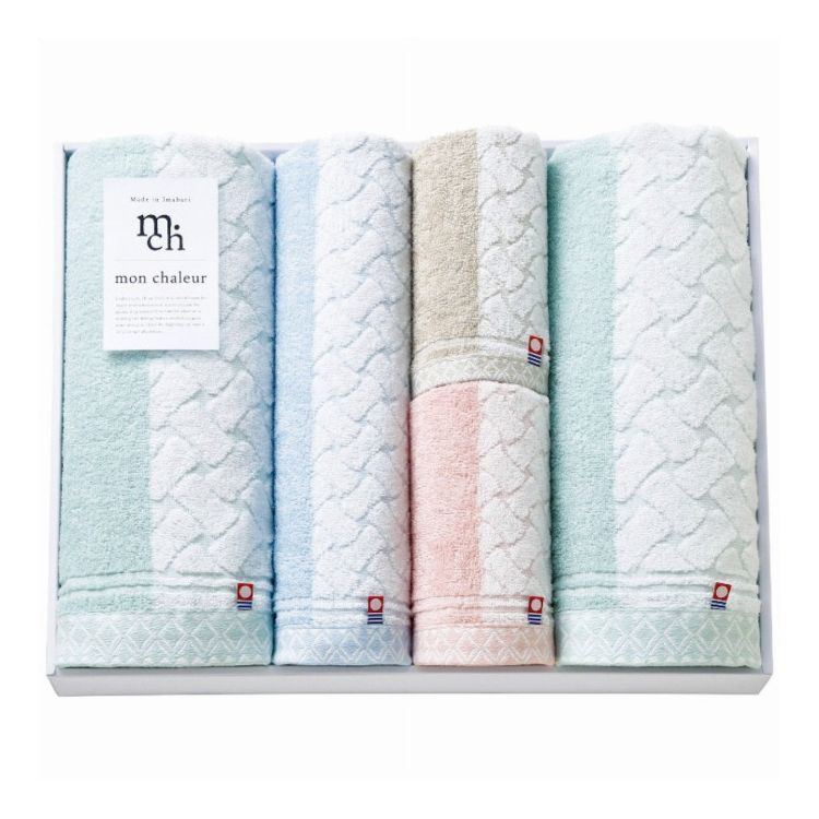 【商品詳細】今治伝統の技術で織り上げられたタオルは使い始めはじめから吸水性がよくふんわりした風合いが長続きします。現品サイズ・内容:40×110cmバスタオル2枚・28×75cmフェイスタオル2枚・28×30cmウォッシュタオル1枚・綿100％・［日本製］製造国:日本【送料について】北海道、沖縄、離島は送料を頂きます。