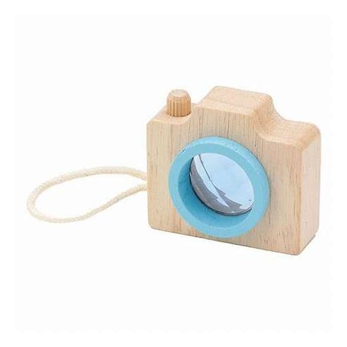 キラキラ模様が広がる、カメラ型の万華鏡おもちゃ!カメラの形をした木製万華鏡です。覗き込むと、アクアカラーのレンズを通して、キラキラとした万華鏡のような模様が広がります。子どもの手にもぴったりなサイズ感です。自然素材の温もりと、視覚のふしぎが...