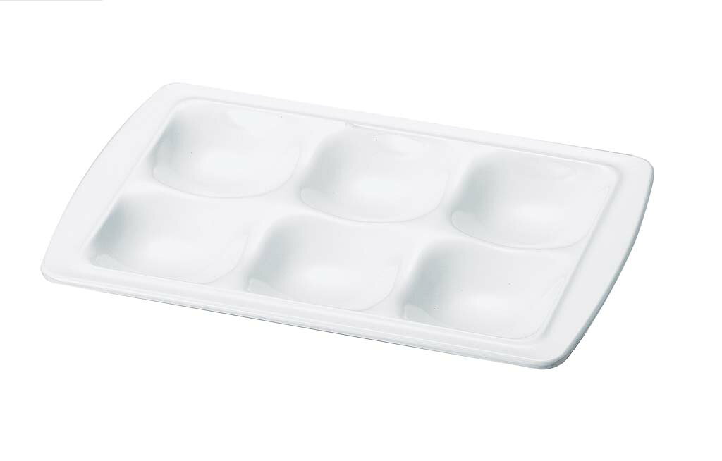 【商品説明】●食べ放題・立食・ビュッフェ形式に最適●軽い。多くの料理を楽しめます。味が混ざりません。●食べ残しが減り、とても経済的です。【外寸】300×197×H25 【材質】メラミン樹脂【代引きについて】こちらの商品は、代引きでの出荷は受け付けておりません。【送料について】北海道、沖縄、離島は送料を頂きます。