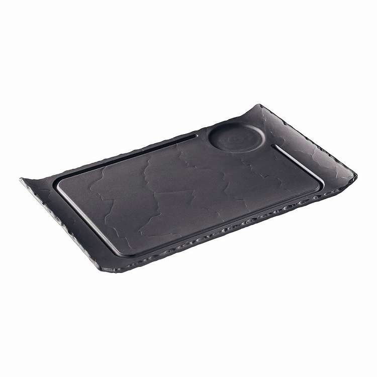 ●(インデント部φ63):●材質:磁器●FROMBLACKCERAMICCOMESBASALT...●バサルトシリーズの黒の色は、黒の磁器の素材によるものです。自然の粘板岩の色を目指してデザインされたもので、磁器の特性を生かし高温で焼成され、無孔のため様々な熱源に対応、食洗機での使用も可能です。【代引きについて】こちらの商品は、代引きでの出荷は受け付けておりません。【送料について】北海道、沖縄、離島は送料を頂きます。