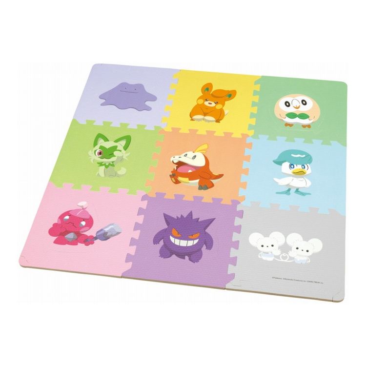 【商品詳細】あそべるジョイントパズルマット！マット9枚／サイドパーツ8枚／コーナーパーツ4枚汚れても拭くだけでお手入れ簡単！床面の汚れやキズ防止に。転んだ際の衝撃を軽減します。取り外し可能！スペースに合わせて組み合わせ自由！真ん中部分は外したり、はめたりパズル遊びができる。立体に組んでもOK！※マット内側の抜き形状はデザインにより変わります。※対象年齢：3才以上。【商品サイズ(約)】9枚組み合わせ：865×865×厚さ10mm1パーツ：295×295×厚さ10mm【品質表示】材質：PE※小部品があります。誤飲・窒息の危険がありますので、3才未満のお子様には絶対に与えないでください。※洗濯はお避け下さい。●中国製※掲載画像はあくまでイメージです。実際の商品とは色、柄等が異なる場合がございます。何卒ご了承ください。【送料について】北海道、沖縄、離島は送料を頂きます。ポケモン パズルマットポケモンAポケモンBポケモンC