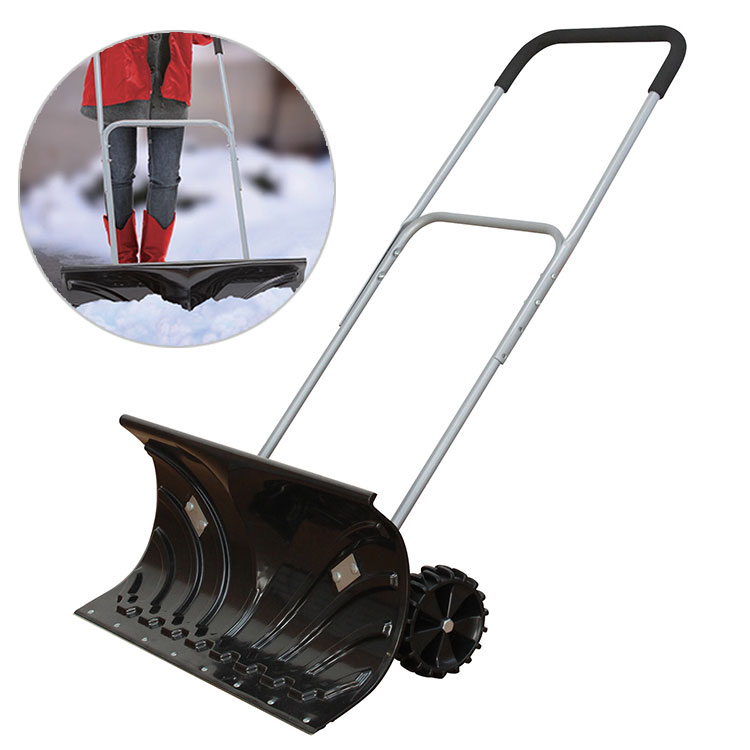 キャスター付だからラクラク除雪作業ができる色/ブラック広いシャベル面で効率よく除雪作業ができます。かがまないので腰が楽!キャスター付きなので女性でも簡単!衝撃に強いポリカーボネート製安定走行と効率作業のヒミツ。ここがポイント:1.約16cmの大型車輪、2.約66cmの幅広ブレード、3.作業する人の身長に合わせたハンドルの長さ・角度調節、4.場所を取らない自立式使わない時は立てて収納できます使いやすい自由に動くハンドルハンドルの長さ3段階調節可能お客様組立式■商品サイズ(約)幅66×奥行97×高さ94cmハンドル高さ:(約)129.5cm・124.5cm・119.5cm(3段階調節)■素材ハンドル:鉄パイプ(約φ19mm)、粉体塗装、エッジ:鉄、ブレード:ポリカABS■重量(約)5kg■生産国中国【代引きについて】こちらの商品は、代引きでの出荷は受け付けておりません。【送料について】北海道、沖縄、離島は送料を頂きます。