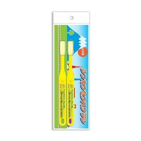 【商品詳細】乗り物大好きなお子様におすすめ！新幹線ハブラシ2本入。ハンドル部分にドクターイエローをプリント。キャップ付で幼稚園・保育所・学校や旅行などにも便利。2本入だからストックにも便利。いつも大好きな新幹線ハブラシをお手元に。成分:柄の...