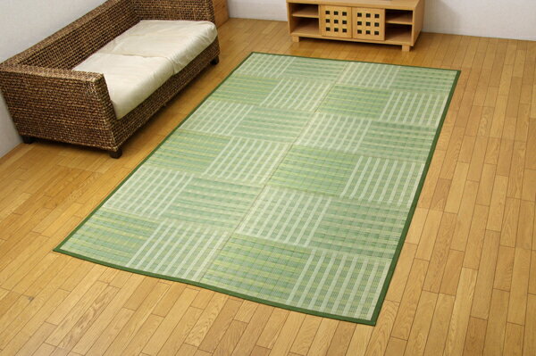 【商品詳細】■特徴カジュアルなテイストの市松柄い草カーペットです。い草には空気の自然浄化作用、湿度の調節作用などがあります。また汚れにくく、使用するうちに黄金色に変化し、味が出ます。い草に青森ヒバ加工を施しています。（抗菌・防臭効果）■サイ...