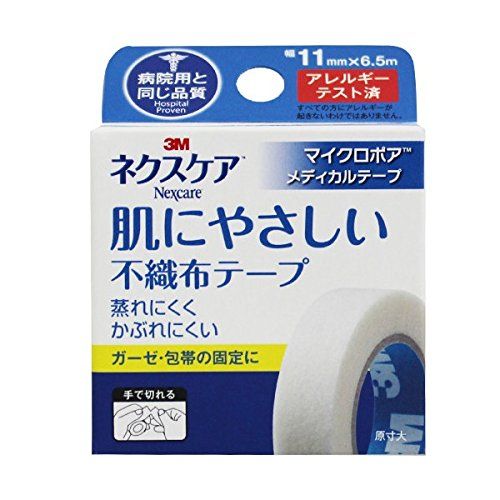 【発売元:スリーエムジャパン】肌にやさしい!不織布テープ病院用と同じ品質!やわらかく通気性にすぐれた、かぶれにくいテープです。●蒸れにくくかぶれにくい!●ガーゼ・包帯の固定に。個装サイズ:55X77X14mm個装重量:約11g内容量:幅11mmX長さ6.5m製造国:中国【粘着強度】中【基材】レーヨン【粘着剤】アクリル系【使用上の注意】・傷口や異常のある皮膚に直接貼らないでください。・粘着製品により、皮膚トラブルを起こしやすい方は、事前に医師又は薬剤師にご相談ください。・貼る前に、皮膚を清潔にし、よく乾かしてください。・テープや皮膚を引っぱらずに貼り、上からおさえてください。・固定力が必要な用途では、十分注意してお使いください。・本品の使用により、発疹、発赤、かゆみなどが生じた場合には、使用を中止し、医師又は薬剤師に相談してください。・はがすときは、皮膚を痛めないようテープを折り返し、皮膚が持ち上がらないように手で押さえながら、体毛の方向に逆らわずゆっくりはがしてください。・直射日光をさけ、湿気の少ない涼しい場所で保管してください。・小児の手の届かないところに保管してください。・使用後は、自治体の分別方法に従って廃棄してください。※メーカーの都合によりパッケージ、内容等が変更される場合がございます。当店はメーカーコード（JANコード）で管理をしている為それに伴う返品、返金等の対応は受け付けておりませんのでご了承の上お買い求めください。【送料について】北海道、沖縄、離島は送料を頂きます。【発売元:スリーエムジャパン】肌にやさしい!不織布テープ病院用と同じ品質!やわらかく通気性にすぐれた、かぶれにくいテープです。●蒸れにくくかぶれにくい!●ガーゼ・包帯の固定に。個装サイズ:55X77X14mm個装重量:約11g内容量:幅11mmX長さ6.5m製造国:中国【粘着強度】中【基材】レーヨン【粘着剤】アクリル系【使用上の注意】・傷口や異常のある皮膚に直接貼らないでください。・粘着製品により、皮膚トラブルを起こしやすい方は、事前に医師又は薬剤師にご相談ください。・貼る前に、皮膚を清潔にし、よく乾かしてください。・テープや皮膚を引っぱらずに貼り、上からおさえてください。・固定力が必要な用途では、十分注意してお使いください。・本品の使用により、発疹、発赤、かゆみなどが生じた場合には、使用を中止し、医師又は薬剤師に相談してください。・はがすときは、皮膚を痛めないようテープを折り返し、皮膚が持ち上がらないように手で押さえながら、体毛の方向に逆らわずゆっくりはがしてください。・直射日光をさけ、湿気の少ない涼しい場所で保管してください。・小児の手の届かないところに保管してください。・使用後は、自治体の分別方法に従って廃棄してください。