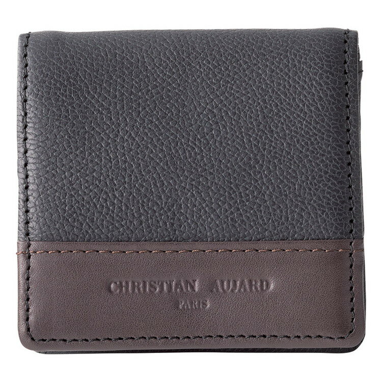 ボックス型で大きく開くので小銭が見やすく、取り出しやすい仕様です。コンパクトでポケットに納まりやすいサイズです。ホック開閉式。背面オープンポケット×1室。牛革7.5×8×2cm【代引きについて】こちらの商品は、代引きでの出荷は受け付けており...