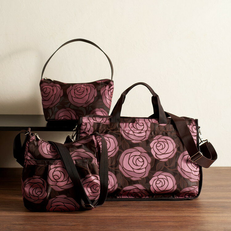 ボストン:ファスナー開閉式。内ファスナーポケット×1室、前面背面天ファスナーポケット×2室（内1つの中にオープンポケット×2室、もう1つの中にオープンポケット×1室）。ショルダー（着脱可・長さ調節可）付。ショルダー:ファスナー開閉式。内ファ...