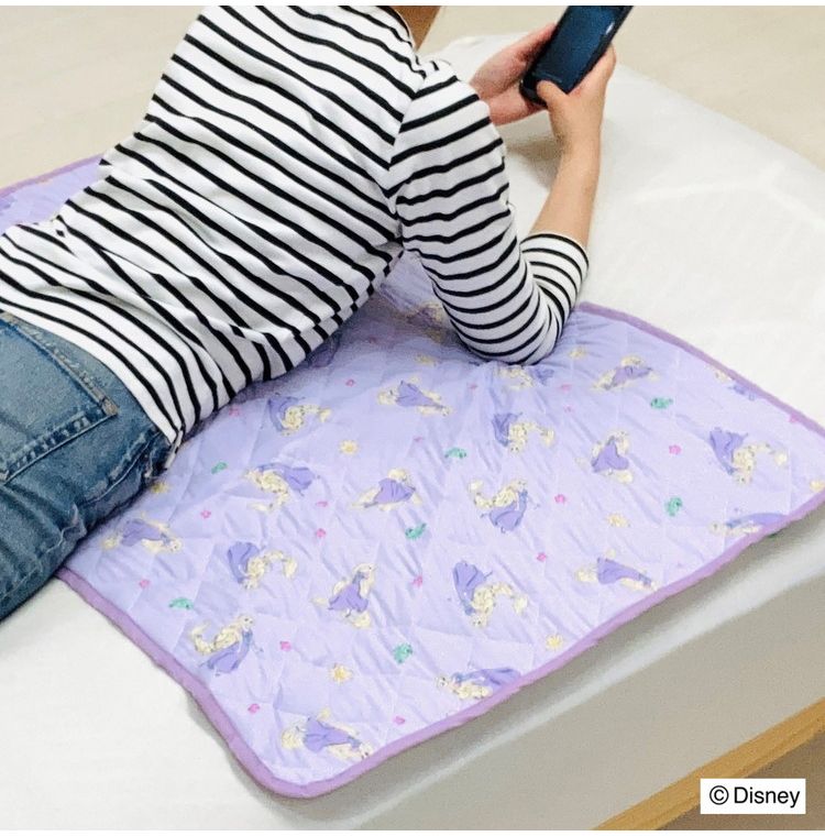 ちょこっと敷パッド ラプンツェル 敷きパッド 100×65cm 滑り止め加工 接触冷感シリーズ ディズニー かわいい おしゃれ プレゼント ギフト ごろ寝 お昼寝 マット(代引不可)【送料無料】 [3]