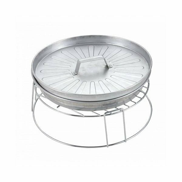 【商品説明】石釜で焼いたような出来上がり。アメリカンスタイルのグリルにセット可能。焚火台にセット可能。バーベキューしながらピザも一緒に焼ける。カマドでも簡単にピザが焼ける。ダッチオーブンやスキレット鍋などを乗せるファイアースタンドに。製品サイズ(約) ピザグリル：外径290×高さ60mm、ファイアースタンド：外径300×高さ95mm重量(約) セット900g材質（品質） ピザグリル：亜鉛めっき鋼版、ファイアースタンド：鉄（クロムめっき）個装サイズ：31×10×31【送料について】北海道、沖縄、離島は送料を頂きます。