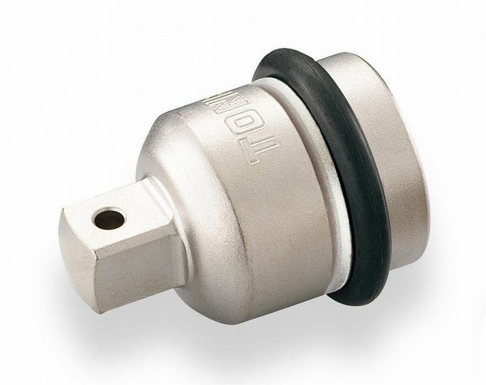 【商品詳細】差込角の異なるソケットとハンドルを接続するアダプターです。無電解メッキで抜群の防錆効果！また、均一性に優れたメッキではがれにくくなっています。光沢が美しく傷も目立ちません。寸法/差込角：19.0×12.7mm、全長：48mm質量：216g【送料について】北海道、沖縄、離島は送料を頂きます。