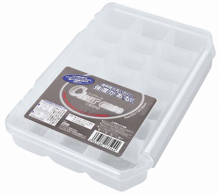 【商品詳細】蓋と本体のクリアランスを無くし、小物の移動を極力防ぎました。角が従来の直角ではない為、バッグ等に入れる時、引っ掛からずにスムーズに出し入れができます。一体式止具で一発開閉が可能になり、時間のロスがなく小物等を取り出せます。仕切は2パターンの差し込みが可能で、リブの間にも差し込める事により、3．2mmという驚異的な細かい間隔で仕切ることができます。透明感があるのに、強度があります。仕切が18枚もあるので、コンパートメントが自由自在です。内寸：奥行89×横179×深さ32mmタイプ：深型止具：一体式可変仕切板：18枚付本体・仕切板：ポリプロピレン、蓋：ポリカーボネイト、止具：ABS樹脂日本製【送料について】北海道、沖縄、離島は送料を頂きます。