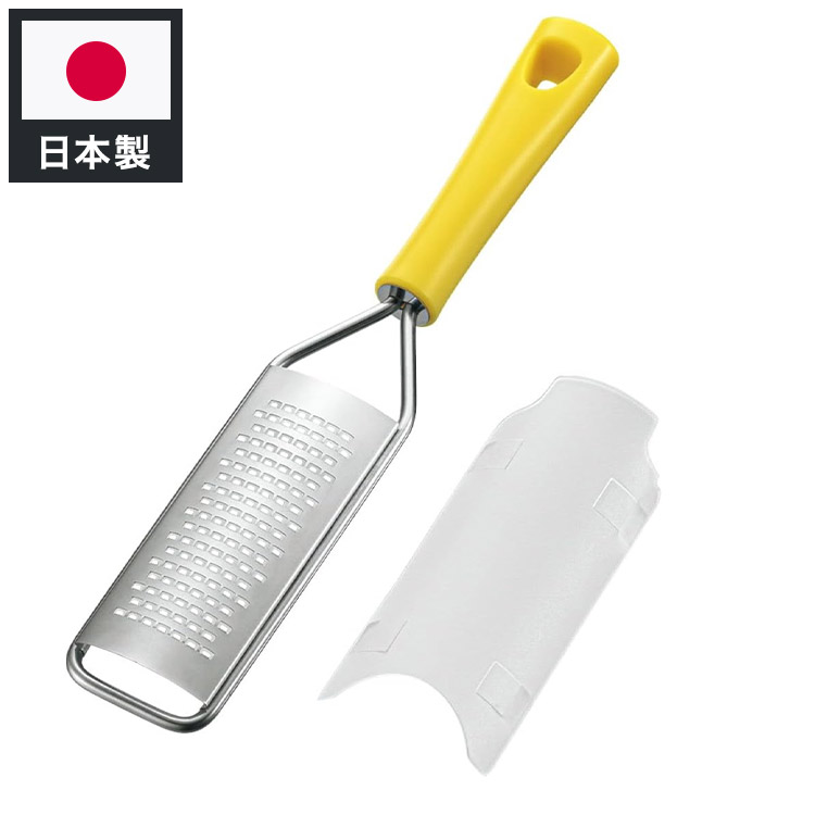 【商品説明】エッチング加工の鋭いおろし目です。散らばりを防ぐカバー付きです。残った食材をかきだせます。レモンやチーズもおろしやすいです。食感の良いふわふわおろしです。【商品詳細】用途：しょうがなどをおろす際に食器洗い乾燥機可能【材質】金属部：ステンレス鋼　樹脂部：ポリプロピレン(耐熱温度：110度)【送料について】北海道、沖縄、離島は送料を頂きます。フルベジくるまるシャープピーラー千切り/ピーラー太千切りスライサースライサー/おろししょうがおろしカーブ刃はさみ
