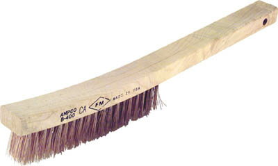 【メーカー型番】AMCB-400【JANコード】4547230012060【ブランド】Ampco 【特徴】●普通のワイヤブラシと違ってサビが出にくくブラシが抜けにくくなっています。●カーブハンドルです。●耐腐食性です。●米国認定機関FMRC認定取得しています。●石油化学工場、精油所、製錬所、船舶、ガス工場、ペイント工場、化学工場など火花を嫌う場所で使用します。【用途】【仕様】●毛丈(mm):28.6●毛束(行×列):4×19●幅(mm):28.6●全長(mm):349●質量(g):250【材質／仕上】●ニッケルアルミ銅合金【セット内容／付属品】【注意】【原産国】アメリカ【送料について】北海道、沖縄、離島は送料を頂きます。