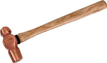 【メーカー型番】CBKH-25【JANコード】4560357419420【ブランド】HAMACO【特徴】●摩擦や衝撃を加えても火花が出ない工具です。●無発火性の他、非磁性や耐蝕性にも優れています。●米国認定機関　FM Approvals認定取得済みです。【用途】●化学工業、石油、製鉄、ガス産業、爆薬製造工場、造船所、航空業界、船舶搭載用、火力発電所、製薬工場、アルミ精製所、製粉工場、医療機器メンテナンス現場、クリーンルーム他。【仕様】●頭長(mm):137●頭径(mm):37●全長(mm):400●質量(g):1330【材質／仕上】●ベリリュウム銅合金【セット内容／付属品】【注意】【原産国】中国【送料について】北海道、沖縄、離島は送料を頂きます。