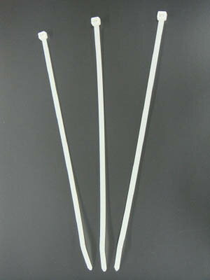 【メーカー型番】PLT2M-M【JANコード】0074983540266【ブランド】パンドウイット 【特徴】●電気・電子・通信・一般配線工事など幅広く使用できる標準タイプの結束バンドです。【用途】●ワイヤー、ケーブルなどの結束。【仕様】●色:ナチュラル●幅(mm):2.5●長さ(mm):203●厚み(mm):1.1●最大結束径(mm):51●引張強度(N):80●質量(g):636●屋内用●使用温度範囲:-60〜85℃●UL規格品●CSA規格品●RoHS対応【材質／仕上】●ナイロン66【セット内容／付属品】【注意】【原産国】シンガポール【送料について】北海道、沖縄、離島は送料を頂きます。