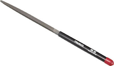 【メーカー型番】TKA005-03-1P【JANコード】4989999219289【ブランド】TRUSCO 　【特徴】●目立てが鋭く、耐久性に優れています。全周に刃が刻まれています。●JIS-B4704　相当品です。【用途】●鉄をはじめ、銅、真鍮、アルミ、プラスチックなどの研削に。【仕様】●タイプ:5本組細目●全長(mm):215●刃長(mm):110●形状:角●粒度:細目●質量(g):52【材質／仕上】●炭素工具鋼（SK-2）【セット内容／付属品】【注意】●組ヤスリの5本組とは全長を表します。5本組=215mm●ヤスリが目づまりした際はブラシなどで掃除してください。【原産国】日本【送料について】北海道、沖縄、離島は送料を頂きます。