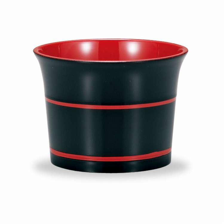 【商品説明】黒と朱のコントラストが美しい、桶型そば猪口です。ざるそばなどのめんつゆを入れるのに最適です。本格的な器で、食卓をワンランクアップできます。耐久性に優れ衝撃にも強い軽くて丈夫なABS樹脂製です。【商品情報】■サイズ約 高さ7（cm） 直径：約 9（cm）■材質ABS■生産国日本■セット内容1個■備考食器洗い乾燥機：使用不可 電子レンジ：使用不可【代引きについて】こちらの商品は、代引きでの出荷は受け付けておりません。【送料について】北海道、沖縄、離島は送料を頂きます。