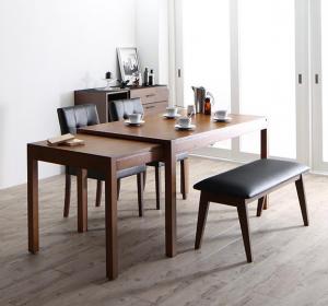 STRIDERSlide Extension Dining SetModern Designワンランク上のモダンデザインSlide Extension便利で簡単なスライド伸縮機能Wide Size最大ワイド235cmのインパクト＿＿＿＿＿＿＿＿＿＿＿＿＿＿＿＿＿＿＿＿＿__Lifestyle暮らしを彩るエクステンションダイニング！普段は普通サイズでいいけれど、友達が集まる時、たくさんの料理を並べたい時、家族が増える時・・・、「もう少しテーブルが広かったらなあ…。」なんて思うことはありませんか？そんなとき活躍するのが、天板を伸長できるエクステンションテーブル。ストライダーはスライド式の伸長テーブルで手軽に扱え、4点から最大9点のセット組をご用意しました。「こんなダイニングが欲しかった！」とあなたの希望を必ず叶えます！！_______________________________週末にはついつい友人を招いてホームパーティ!!＿＿＿＿＿＿＿＿＿＿＿＿＿＿＿_趣味の時間を楽しむ！テーブルのスペースに余裕がある為、それぞれの時間に集中する事ができます。スペースの有効活用！普段は伸長テーブルを閉じることで、部屋の空間を有効に使うことができます。________________________________＿＿＿＿＿＿TABLE片手でらくらく伸長！スライド式なので、忙しいときも片手で簡単に動かすことができます。伸長部分はちょっとした物置きにできるのも嬉しいところ。表面は美しいアッシュ材の突板を使用脚の先端部分には、動かしやすいキャスター付き135cmから最大235cmまで、らくらく伸長できます！！___________________________________________Chair上質で肌触りのよい、ソフトレザーを使用したチェア。汚れに強く、お手入れしやすいのも嬉しいポイント。スッとした立ち姿は、置いてあるだけで絵になる存在感。Black味わい深い色合いに魅せられる、ブラック。White洗練された高貴な雰囲気が美しい、ホワイト。クッション材には、厚みのあるウレタンを使用。硬すぎず、柔らかすぎず、ふっくらとした座り心地なので、ゆったりとした寛ぎの時間を過ごせます。____________________________________________Bench上質な肌触りをベンチにも。佇まいの美しさもさることながら、様々な生活シーンに活躍する利便性が嬉しいところ。置いているだけでもインテリアとして魅力的。さらに動かしやすいので、家の至るところでその力を発揮します。▼セットを選ぶ▼(テーブル+チェア2脚+ベンチ1脚)4点セット (現在表示中)(テーブル+チェア4脚)5点セット(テーブル+チェア4脚+ベンチ1脚)6点セット(テーブル+チェア6脚)7点セット(テーブル+チェア6脚+ベンチ1脚)8点セット(テーブル+チェア8脚)9点セット▼サイズを選ぶ▼W135-235 (現在表示中)▼組立設置サービスを選ぶ▼お客様組立 (現在表示中)組立設置サービス付