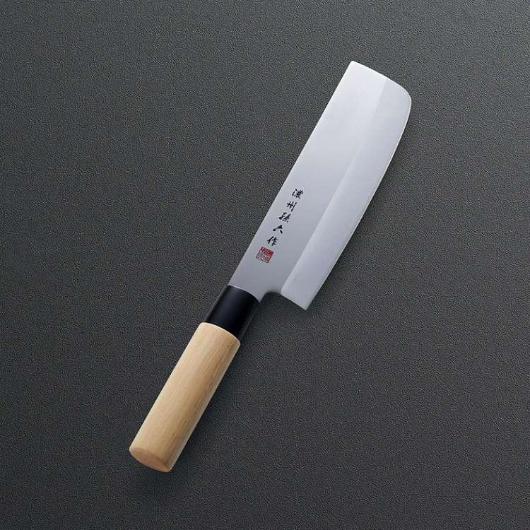 【商品詳細】日本でも有数の刃物の町、岐阜県関市で造られた包丁です。柄には持った時に温かみがあり、手に馴染みやすい天然木を使用しました。材質:モリブデンバナジウムステンレス刃物鋼、柄:天然木生産国:日本【代引きについて】こちらの商品は、代引きでの出荷は受け付けておりません。【送料について】北海道、沖縄、離島は送料を頂きます。