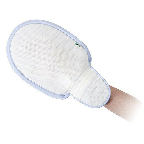 【商品説明】メッシュ仕様で通気性もよい安心ミトン。引っ張るだけでは外すことができないプッシュホック仕様です。カラー：サックス製品サイズ：19×33cm手首周り：約14〜20cm材質：甲側=ポリエステル100％、平側=ポリエステル65％・綿35％、中材=ポリエステルフェルト個装入数：2個原産国または製造国中国使用期限無【送料について】北海道、沖縄、離島は送料を頂きます。