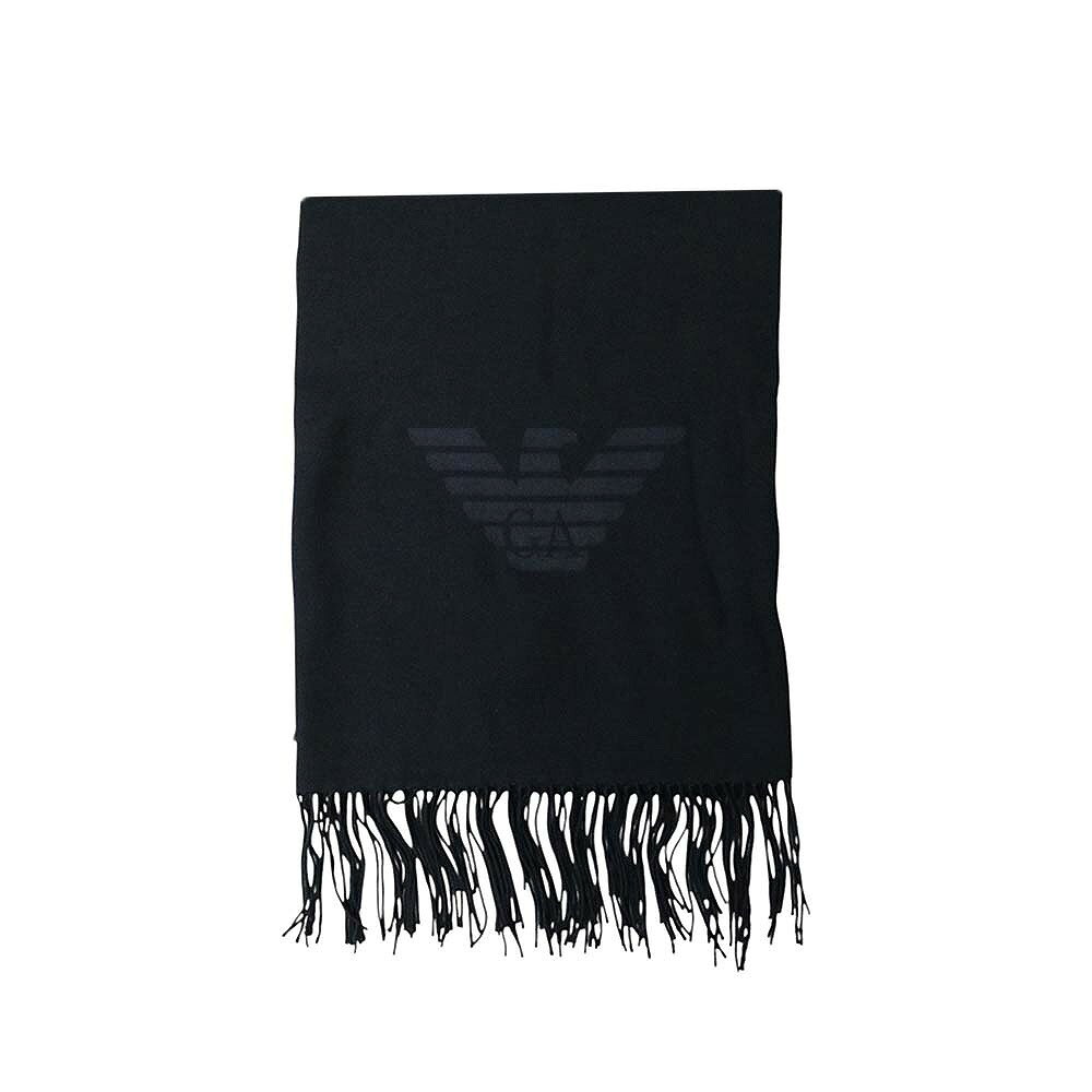 エンポリオアルマーニ EMPORIO ARMANI マフラー 625214-CC318-00020 メンズ ブラック マフラーEMPORIO ARMANI（エンポリオ・アルマーニ）はジョルジオ・アルマーニの若者向けセカンドラインとして登場しました。アルマーニならではの高級感にモードテイストを加えた繊細なデザインは世界中の若者に支持されています。プレゼントやギフトにもおすすめ。サイズ199cm×79cm素材ポリエステル65%、ビスコーサ35%仕様カラー：BLACK(ブラック)付属品ケースエンポリオアルマーニ EMPORIO ARMANI マフラー 625214-CC318-00020 メンズ ブラック マフラー625214 cc318 00020 ストール スカーフ フリンジ 並行輸入品 プレゼント ギフト EMPORIO ARMANI（エンポリオ・アルマーニ）はジョルジオ・アルマーニの若者向けセカンドラインとして登場しました。アルマーニならではの高級感にモードテイストを加えた繊細なデザインは世界中の若者に支持されています。プレゼントやギフトにもおすすめ。Item Informationサイズ199cm×79cm仕様カラー：BLACK(ブラック)付属品ケース
