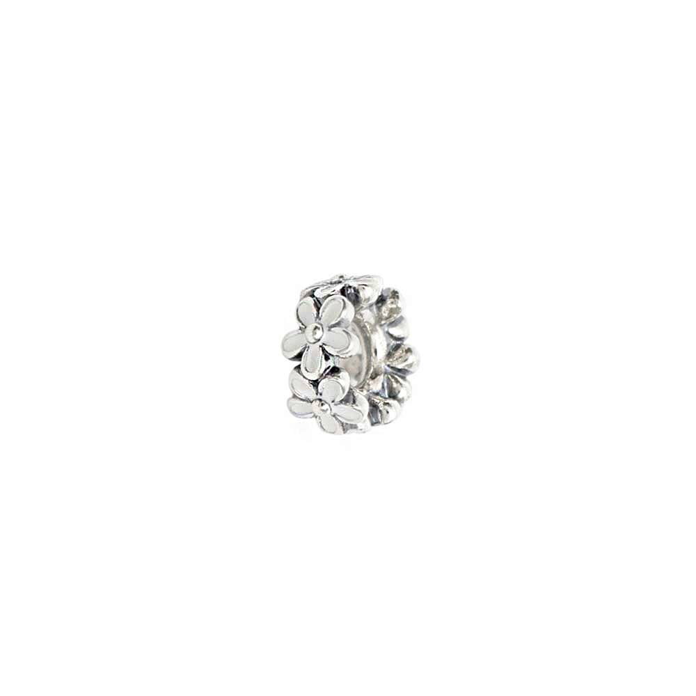 パンドラ PANDORA Moments White Daisy Flower Spacer Charm チャーム 791495en12 レディース シルバー可憐なデイジーフラワーが連なる、ナチュラルでフェミニンなスペーサーチャーム。ホワイトエナメルで表現された小さな花々が、手元にやさしく上品なアクセントを添えます。スターリングシルバーのベースとのコントラストが美しく、軽やかな印象に仕上げられたデザイン。スペーサータイプはチャーム同士の間隔を整え、ブレスレット全体のバランスを美しく見せる役割も。シンプルながら存在感があり、他のチャームとも合わせやすく、コーディネートの幅を広げてくれるアイテムです。サイズH1.08cm×W1.08cm×D0.64cm素材スターリングシルバー、エナメル仕様互換性： Pandora Moments 、スペーサータイプ（間隔調整用チャーム）、カラー：シルバーパンドラ PANDORA Moments White Daisy Flower Spacer Charm チャーム 791495en12 レディース シルバーホワイト デイジー フラワー スペーサー チャーム 並行輸入品 プレゼント ギフト可憐なデイジーフラワーが連なる、ナチュラルでフェミニンなスペーサーチャーム。ホワイトエナメルで表現された小さな花々が、手元にやさしく上品なアクセントを添えます。スターリングシルバーのベースとのコントラストが美しく、軽やかな印象に仕上げられたデザイン。スペーサータイプはチャーム同士の間隔を整え、ブレスレット全体のバランスを美しく見せる役割も。シンプルながら存在感があり、他のチャームとも合わせやすく、コーディネートの幅を広げてくれるアイテムです。Item InformationサイズH1.08cm×W1.08cm×D0.64cm仕様互換性： Pandora Moments 、スペーサータイプ（間隔調整用チャーム）、カラー：シルバー付属品