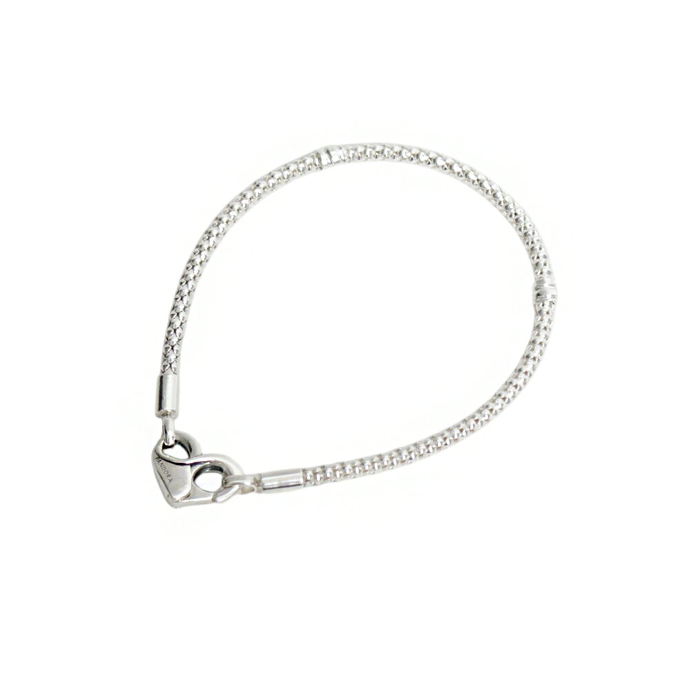 パンドラ PANDORA Moments Studded Chain Braceletアクセサリーブレスレット 592453c00-16 レディースシルバーコレクションに洗練された輝きをプラスするブレスレット。スターリングシルバーで手仕上げした柔軟性のあるチェーンに、インフィニティシンボルをあしらったハートシェイプの留め具を組み合わせています。テクスチャーを施したチェーンと、等間隔に配された3つのスレッダーが3つのセクションを形成。1本でシンプルに着用するのはもちろん、チャームを組み合わせるなど、さまざまなスタイリングを楽しめるアイテムです。サイズ16：手首のサイズ14cm素材スターリングシルバー仕様最大14〜18個のチャームでスタイリング。カラー：シルバーパンドラ PANDORA Moments Studded Chain Braceletアクセサリーブレスレット 592453c00-16 レディースシルバー592453c00 16 並行輸入品プレゼントギフトコレクションに洗練された輝きをプラスするブレスレット。スターリングシルバーで手仕上げした柔軟性のあるチェーンに、インフィニティシンボルをあしらったハートシェイプの留め具を組み合わせています。テクスチャーを施したチェーンと、等間隔に配された3つのスレッダーが3つのセクションを形成。1本でシンプルに着用するのはもちろん、チャームを組み合わせるなど、さまざまなスタイリングを楽しめるアイテムです。Item Informationサイズ16：手首のサイズ14cm仕様最大14〜18個のチャームでスタイリング。カラー：シルバー付属品