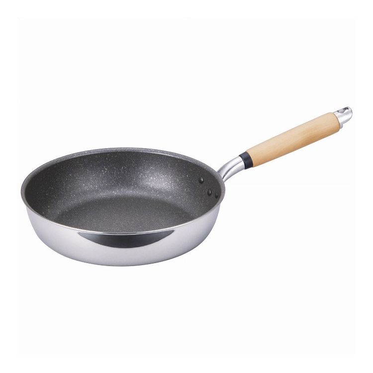 【商品詳細】底面が広く深さもあるのでいろいろな調理に活躍。 生産地:日本 現品サイズ・内容:直径26cmフライパン1個・アルミニウム合金(内面:フッ素樹脂加工・外面:ミラー仕上げ)・底面:ステンレス圧着・取っ手:天然木・［日本製］ 【送料について】北海道、沖縄、離島は送料を頂きます。LINK22cm26cm