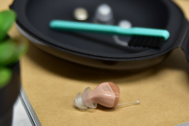 オンキョー 耳穴式デジタル補聴器 右用 おまけ電池12個付き ONKYO コンパクト 軽度...