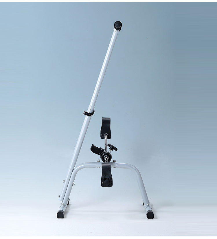 ファミラ ペダル運動器DX 座ってできるペダル運動器DX 下半身の衰え予防に 電気不要 省スペース 静音(代引不可)【送料無料】