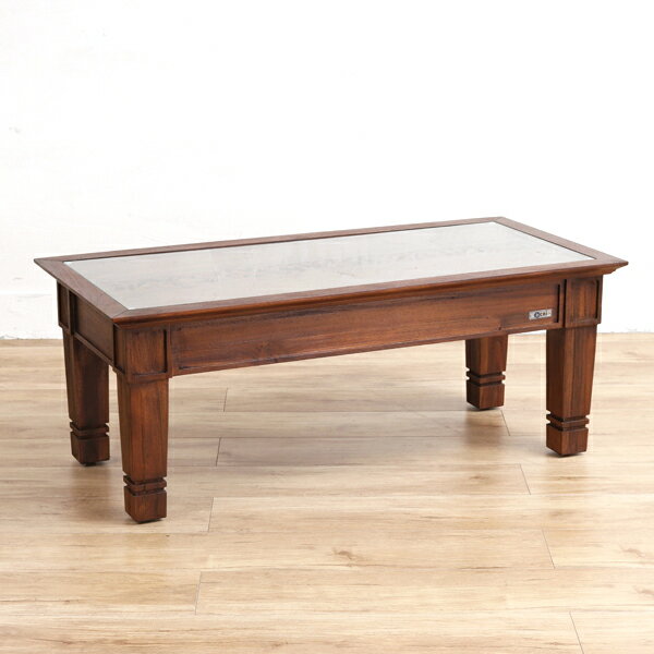 商品サイズ外寸：（幅）105×（奥行）50×（高）40 cm材質チーク無垢材、ガラス、ラッカー塗装生産国インドネシア製仕様完成品備考※天然素材を使用している為、大きさ、色味に若干の個体差がございます。商品特徴お部屋が上級アジアンスタイルに一変。テーブルのガラス天板の下部には豪華なインドネシアの職人による手彫の彫刻が施されています。アジアンエスニックで高級感あるデザインです。木目が緻密で、乾燥による狂いが少なく、耐久性の高い「チークの木」は、その木質の良さから家具に最適な「高級木材」として知られています。チーク無垢材でつくられたインテリアは使っていると劣化していく化粧合板などの成形品と違い、 大切に使えば使う程風合いが増し、味わい深いビンテージな家具に変化していきます。メーカーがデザインから製造までを一貫して行う事で、丈夫で長持ちするよい素材を使用しつつ、お買い求めやすい価格を実現しています。【代引きについて】こちらの商品は、代引きでの出荷は受け付けておりません。【送料について】北海道、沖縄、離島は送料を頂きます。アジアン家具【＠CBi（アクビィ）】 UBUD チーク無垢材 センターテーブル ACT018KA 重厚感あるチーク無垢材センターローテーブル 毎日の生活をバリ島のエキゾチックな魅惑のアジアン空間に。 チークの無垢材を贅沢に使用したアジアンテイストのセンターローテーブル。 テーブルの上部には手彫の彫刻を施した高級感溢れるデザインのテーブルです。 豪華で華やかな手彫彫刻 お部屋が上級アジアンスタイルに一変。 テーブルのガラス天板の下部には 豪華なインドネシアの職人による手彫の彫刻が施されています。 アジアンエスニックで高級感あるデザインです。 使うほど味わい深く 木目が緻密で、乾燥による狂いが少なく、耐久性の高い「チークの木」は、 その木質の良さから家具に最適な「高級木材」として知られています。 チーク無垢材でつくられたインテリアは使っていると劣化していく化粧合板などの成形品と違い、 大切に使えば使う程風合いが増し、味わい深いビンテージな家具に変化していきます。 チーク材の表面にはエイジング加工（エイジングとは、「歳を取らせる」という意味です。）が施してあります。 木材の表面に凹凸感を加える事で、重厚かつ繊細な木の質感が最大限に映え、 使い始めからアンティークな趣をお楽しみ頂けます。 大切に使えば使うほど味わい深い表情に変化する、ロングライフなインテリアをあなたのお部屋に。 上級アジアン家具をお値打ち価格で メーカーがデザインから製造までを一貫して行う事で、 丈夫で長持ちするよい素材を使用しつつ、お買い求めやすい価格を実現しています。 ※完成品です。 ※自然素材を使用しハンドメイドで仕上げている為、大きさ、色味、質感には個体差がございます。予めご了承ください。 商品詳細 商品名 アジアン家具【＠CBi（アクビィ）】 UBUD チーク無垢材 センターテーブル ACT018KA ポイント 毎日の生活をバリ島のエキゾチックな魅惑のアジアン空間に。チークの無垢材を贅沢に使用したアジアンテイストのセンターローテーブル。テーブルの上部には手彫の彫刻を施した高級感溢れるデザインのテーブル。使うほど味わい表情に変化する、経年変化をお楽しみいただける無垢材製リビングテーブルです。 色 アンティークチーク 寸法（cm） 外寸：（幅）105×（奥行）50×（高）40 cm 材質 チーク無垢材、ガラス 備考 ※完成品です。 ※自然素材を使用しハンドメイドで仕上げています。大きさ、色味、質感には個体差がございます。予めご了承ください。