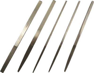 【メーカー型番】K12-SET【JANコード】4963202018845【ブランド】エビ　【特徴】●ダイヤモンド砥粒をヤスリ台金に均一に分布させ、砥粒の鋭利な切れ刃を強固に保持して表面に突出させているため、最初の鋭い切れ味のまま長寿命を保ちます。●鉄工用5本組ダイヤモンドヤスリの形状5種類（角、丸、三角、半丸、平）をセットにしました。【用途】●超硬合金、焼き入れ鋼、セラミックス、ガラス、強化プラスチックなどの硬質材の研削加工に最適。●バイト、エンドミル、ガラス等の面取り、金型のすり合わせ、金型の磨き。【仕様】●セット内容:K12-HI、K12-HA、K12-M、K12-K、K12-S●質量(g):210●粒度:#140【材質／仕上】【セット内容／付属品】【注意】●8本組、10本組というのはヤスリの大きさを表す通称であって、5本入り、8本入り、12本入りという意味ではありません。【原産国】日本【送料について】北海道、沖縄、離島は送料を頂きます。