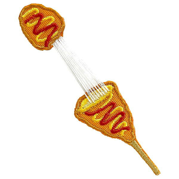 【商品説明】おいしそうな食べ物がモチーフの刺繍ワッペンです。シールでもアイロンでも貼れる2WAY仕様です。2つのパーツが糸でつながったユニークなデザインです。麺やチーズをたるませてアレンジを楽しめます。お洋服やスマホに貼ったり、ラッピングや目印にしたり気軽に活用できます。【商品情報】■サイズ台紙サイズ：約横8×縦9.5cm■材質レーヨン、ポリエステル、ポリエステル系樹脂、アクリル系樹脂■生産国日本製■セット内容1枚■備考貼り付け方法：シールタイプ（粘着性あり） ※アイロンでも接着可能【代引きについて】こちらの商品は、代引きでの出荷は受け付けておりません。【送料について】北海道、沖縄、離島は送料を頂きます。