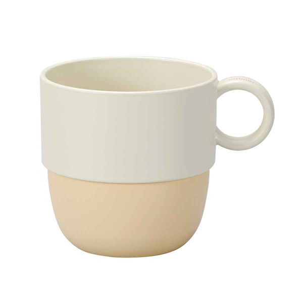 【商品説明】マグカップです。ナチュラルなカラーでお手持ちの食器にも馴染みやすいです。使わない時は積み重ねて収納できます。食洗機・電子レンジに対応しています。【商品情報】■サイズ約 幅10×奥行7.5×高さ7.5（cm）■材質PBT樹脂とABS樹脂の合成品■容量約 240ml■生産国日本製■セット内容1個■備考食器洗い乾燥機：使用可能 電子レンジ：使用可能【代引きについて】こちらの商品は、代引きでの出荷は受け付けておりません。【送料について】北海道、沖縄、離島は送料を頂きます。