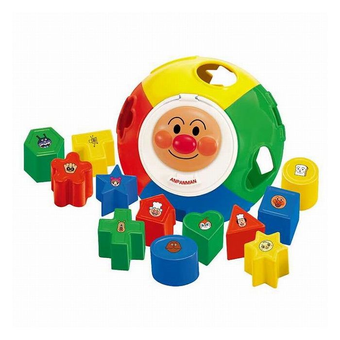 ■商品説明12種類のパズルピースで色と形あわせ！ボールのように転がしながら、本体の色や形で穴の場所を探しましょう。パズルピースと本体の色を合わせることで色の認識を、パズルピースと本体の穴の形を合わせることで形の認識を深めます。パズル遊びの他に取り出し口から手を入れて何の形か手探り遊びも！4色のパズルピースは全部で12種類、アンパンマンのなかまたちのお顔がついています。まるまるパズルは遊びながら脳の発達を促す知育玩具です。お子様に「色の名前」や「この形の場所はどこかな？」など話しかけながら一緒に遊んでください。■サイズ225×187×190発売日20230519【特長】おもちゃ、クリスマス、ギフト【代引きについて】こちらの商品は、代引きでの出荷は受け付けておりません。【送料について】北海道、沖縄、離島は送料を頂きます。