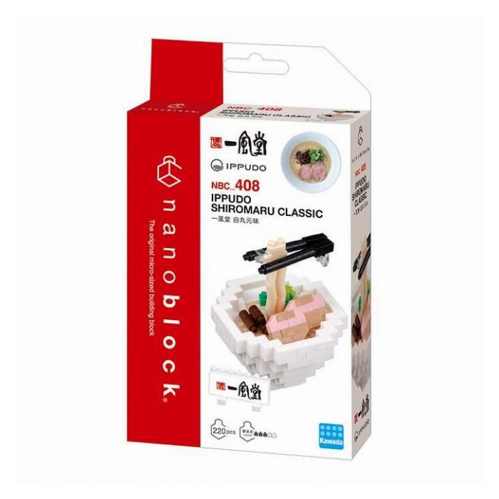 豚骨ラーメンの名店「一風堂」のラーメンがナノブロックになって登場！！■白丸元味は、創業当時の味を今に引き継ぐ、一風堂のとんこつラーメンの本流であり、原点の味。なめらかなとんこつスープに、博多らしい歯切れのよい細麺がよく合います。■クリアパーツを使用して表現した白濁スープ、低温調理の箇所をピンクで表現した厚切りチャーシューに、きくらげとねぎをトッピング。■特徴的なラッパ型の白い器も再現しています。■一風堂ロゴ看板（日本語＆英語、シール対応）付き。■難易度：3　ピース数：220【商品仕様】対象年齢：12歳〜主な材質：ABS、MABSパッケージ形状：ヘッダー付サック箱重量(パッケージ含む)：55g安全基準：CE生産国：中国パッケージサイズ：幅105×高180×奥30mm【送料について】北海道、沖縄、離島は送料を頂きます。LINK一風堂 赤丸新味一風堂 白丸元味