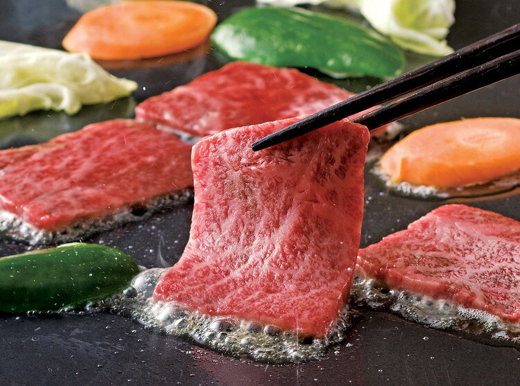 【送料無料】【熨斗対応可能】 群馬 「赤城牛のとりやま」 赤城牛カルビ 焼肉 300g 中元 歳暮 ギフト 贈り物 プレゼント お祝い 記念日 贈答 食べ物 牛肉 熨斗　お中元 群馬 「赤城牛のとりやま」 赤城牛カルビ 焼肉 300g ギフト 産直 ご当地グルメ 熨斗 贈り物 のし対応 (代引不可)【送料無料】