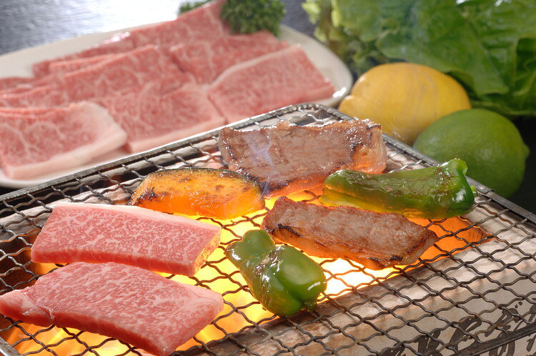 リコメン堂キッチン館のお中元 鹿児島黒牛 肩ロース焼肉用500g ギフト 産直 ご当地グルメ 熨斗 贈り物 のし対応 プレゼント 誕生日 (代引不可)【送料無料】｜アングル2