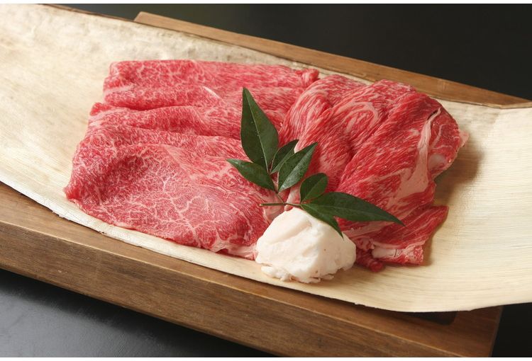 リコメン堂キッチン館のお中元 滋賀「徳満」近江牛すきやき用 ギフト 産直 ご当地グルメ 熨斗 贈り物 のし対応 プレゼント 誕生日 (代引不可)【送料無料】｜アングル2