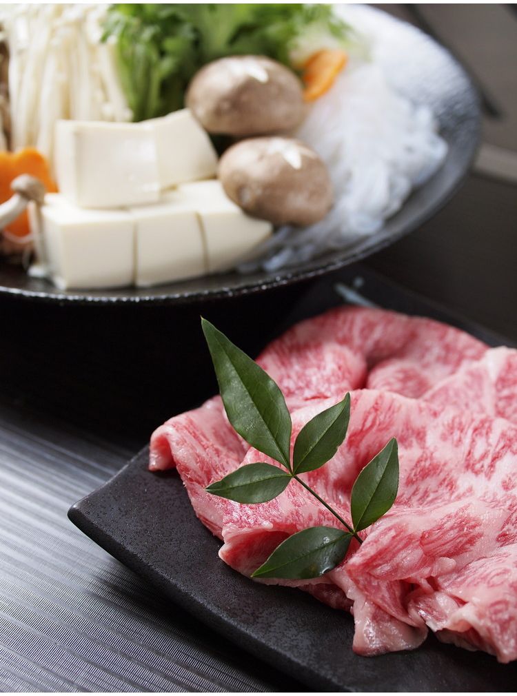リコメン堂キッチン館のお中元 滋賀「徳満」近江牛すきやき用 ギフト 産直 ご当地グルメ 熨斗 贈り物 のし対応 プレゼント 誕生日 (代引不可)【送料無料】｜アングル3