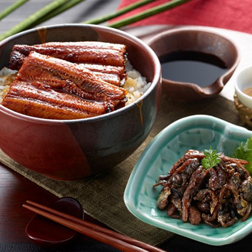 【商品詳細】蒲焼と鰻の肝煮の「うな丼」セットです。香りとコクのある「一愼特製」の蒲焼のたれは鰻本来の旨味を引き立たせます。また、うなぎ1尾からひとつしか取れない貴重な肝を蒲焼のたれで煮込み肝煮にしました。うな丼の副菜として、酒の肴としてもお楽しみください。内容量:（蒲焼55g×2、鰻肝煮50g×2、蒲焼のたれ50ml、山椒×4）×2セット保存方法:冷凍商品区分:食品原材料(アレルギー表記含む):【うなぎ蒲焼】うなぎ(愛知県産)、醤油(小麦・大豆を含む)、砂糖、発酵調味料、味醂、【佃煮(肝煮)】うなぎ肝(国産)、醤油(小麦・大豆を含む)、味醂、発酵調味料、ぶどう糖果糖液糖、砂糖/着色料(カラメル、アナトー)、調味料(アミノ酸等)、増粘剤(加工澱粉、増粘多糖類)、【蒲焼たれ】醤油(小麦・大豆を含む、国内製造)、砂糖、みりん、酒、鰻の骨、【山椒】粉末山椒(国内製造)メーカー名:有限会社アイエスワイ生産国:日本賞味期限:出荷日より60日【代引きについて】こちらの商品は、代引きでの出荷は受け付けておりません。【送料について】北海道、沖縄、離島は送料を頂きます。