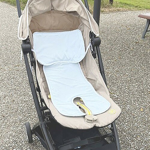 【商品説明】◆冷感素材で赤ちゃんの背中をサラッと快適。◆クッション性のあるハニカム素材で快適な寝心地。◆ヒモで固定できるのでズレにくく、取り付けも簡単。◆ベビーカーなど他のベビー用品にも対応◎【商品情報】■サイズ約横36×縦69×厚さ0.5cm（上部：横36×縦23cm）、紐：47cm重量：約118.5g■材質表地：コットン55%・ポリエチレン45%、裏地：ポリエステル100%、紐：ポリエステル・コットン■生産国日本■セット内容1枚■注意事項塩素系漂白剤・酸素系漂白剤は使用しないでください。乾燥機の使用はできません。■備考洗濯機可能（洗濯ネット使用）【送料について】北海道、沖縄、離島は送料を頂きます。