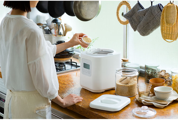 リコメン堂キッチン館の家庭用精米機 山本電気 i-rice 精米機 YE-RC25A-WH レシピブック付き 小型 山本電気 日本製 1~5合 白米 無洗米 玄米 家庭用 精米器 16種類 やさしさ精米 YAMAMOTO ライスクリーナー【送料無料】｜アングル3