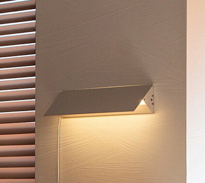 クリルL ホワイト LED ブラケットライト クリルL ウォールライト 壁 照明 ライト 壁付 壁直付け コンセント 対応 スリム(代引不可)【ポイント10倍】...