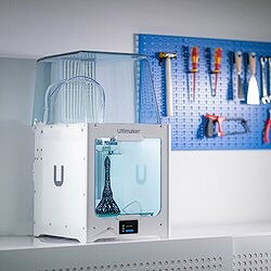 UltiMaker 3D�ץ�󥿡� 2+Connect Bundle(Air Manager�ե��å�) 100V Ǯ�ϲ��������� ����/��巿 337��460��636 232968 ¬�� ��¬���� ���� ��̩¬�굡�� 3D�ץ�󥿡�(����Բ�)������̵����