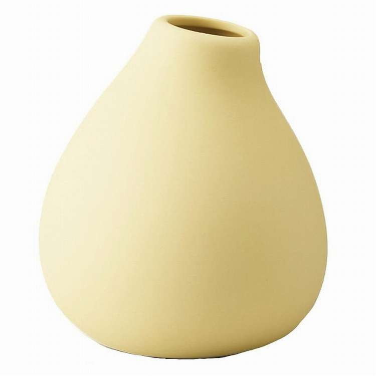 【商品説明】小ぶりなサイズのフラワーベースは、お花初心者にもおすすめ。お気に入りの草花を一、二輪挿すだけで、雰囲気良く飾ることができます。素材は、マットな質感の陶器。水アカなどが目立たないのも嬉しいポイントです。ニュアンスのあるカラーと愛ら...