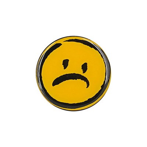 自在な握りで、スマホを手放さない。スタンドとしても使えるお洒落なハンディグリップ。特長●スマートフォンの背面に貼り付けるアクセサリ。スマートフォンに簡単に取り付けて使用でき、スマートフォンも片手で安全に操作できるようにサポートします。各種スマート機器(タブレットPCなど)やケースに取り付けてスタンドとしても使える便利な製品です。●片手でも自由にスマートフォンの利用が可能安定した快適なグリップ感により片手でも自由にスマートフォンの利用ができるようにサポートします。大画面のスマートフォンも片手で操作しにくい部分まで届くようにサポートします。同時に片手で操作する際、誤ってスマートフォンを落とすことを防ぎます。●3段階に高さ調整が可能3段階(7mm・14mm・24mm)に高さの調節が可能です。1段(7mm)下部固定リングに上板が隙間なく重ねられた状態2段(14mm)イヤホン巻きとして利用できる状態3段(24mm)人差し指と中指でグリップできる状態●横置きスタンドとしてご利用可能スマートフォンで動画や音楽を再生する際、便利に据置スタンドとして利用できます。●イヤホン巻きとしてご利用可能普段お使いのイヤホンをイヤホン巻きとしてご利用できます。●強力な両面テープ式を採用強力な両面テープ式を採用し、貼るだけで簡単に装着。位置も自由に決められます。●お好きなグリップトックに着せ替えすることも別売の「着脱アクセサリー(D-PLATE)」を付けることにより、お好きなグリップトックに変えることができます。仕様取付方法■グリップトックをスマホに直接取り付ける場合1.装着前に表面を綺麗に拭いてください。2.グリップトックの接着パッドの上に付いている保護シールを取り除いてください。3.付着位置に貼って力強く押してください。■グリップトックをスマホに直接取り付ける場合1.装着前に表面を綺麗に拭いてください。2.グリップトックの接着パッドの上に付いている保護シールを取り除いてください。3.付着位置に貼ってケースを裏返して力強く押してください。*ケースを裏返して押すと接着面がより均一に接着されるのでより効果的に付着することができます。*ジェルタイプケース、ハードタイプケースにも同様の方法で付着すると接着力が上がり、更に便利にお使いいただきます。■ケースからグリップトックを安全に分離する方法スマホケースを取り外してグリップトックとスマホケースをしっかり握ってスマホケースを下に引きながらゆっくりとグリップトックを外すとグリップトックが安全に取り外されます。場合によってはリングが外れることがありますが、この場合は製品不良ではなく再結合すると使用可能です。☆注意事項素材が硬いケースの場合、無理に引っ張るとケースが変形または破損する恐れがあります。■リングが外れる場合の組み立て方法1.グリップトック本体とリングが外れると本体部分に連結突起部があります。2.リングをグリップトック本体に先に入れます。3.リング部分の溝を本体の突起部に合わせて片側を先に結合させます。4.突起部を溝を合わせ順番に押しながら結合させるとリングが結合します。グリップトックはすべてのスマートフォンとケース製品にご利用いただけます。ただし下記に表示されている製品とはご利用いただけない場合がございます。1)特殊コーティング:AFコーティングなど特殊コーティング処理された機種2)曲面形態:機器背面が曲面になった機種3)レザー素材材:レザー/生地素材のケース4)陰/陽刻模様:ケース背面に模様など段差がある製品5)ガラス素材:iPhone8、iPhoneX以降に発売されたアップル機種6)特殊素材:シリコン/ウッド素材/メタル/背面がマットな素材のケース※ジェリー素材のケースには接着が可能ですがデザインが印刷されている場合、貼り付けが困難な場合がございます。※特殊コーティングされたスマートフォンやケースにグリップトック製品を使用したい場合、別途提供する専用フィルムシールを付着してから使用してください。仕様セット内容:本体・専用フィルムシール材質:エポキシサイズ:40x40mm本体重量:10.4gパッケージサイズ:80x160x30mmパッケージ込み重量:34.7g生産国:韓国※ケースは付属しません。※本製品ご使用における人体・スマートフォン本体を含む持ち物・データなどの損傷、損失、紛失に対し、一切の責任を負いかねます。※スマートフォンやケースの重量、形状、材質により貼り付け強度に差が生じます。メーカー名：Griptok【配送について】こちらはメール便での発送となります。メール便でのお届はポストインです。下記の事項は対応できませんのでご確認ください。■時間指定・到着日指定はできません。■代金引き換えでのお支払いはできません。■お荷物の現在地追跡はできません。※他の商品との同梱不可