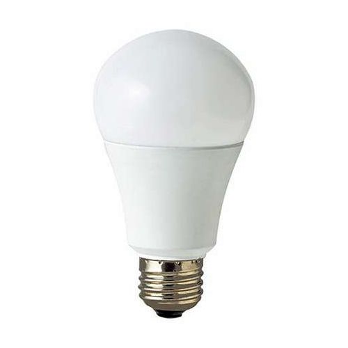 LED電球電球色100W相当一般電球型照明機器LED電球●定格電圧:AC100V●口金:E26●消費電力:9.9W●全光束:1520lm●光原色:電球色●色温度:2700K●配光角度:260度●演色評価数:Ra80●サイズ:外径65×全長116mm●重量:131g●材質:セラミック・プラスチック●定格寿命:40000時間●PSE取得済み●密閉器具対応●保証期間：初期不良対応●生産国：中国※調光器具・断熱材施工器具非対応【送料について】北海道、沖縄、離島は送料を頂きます。