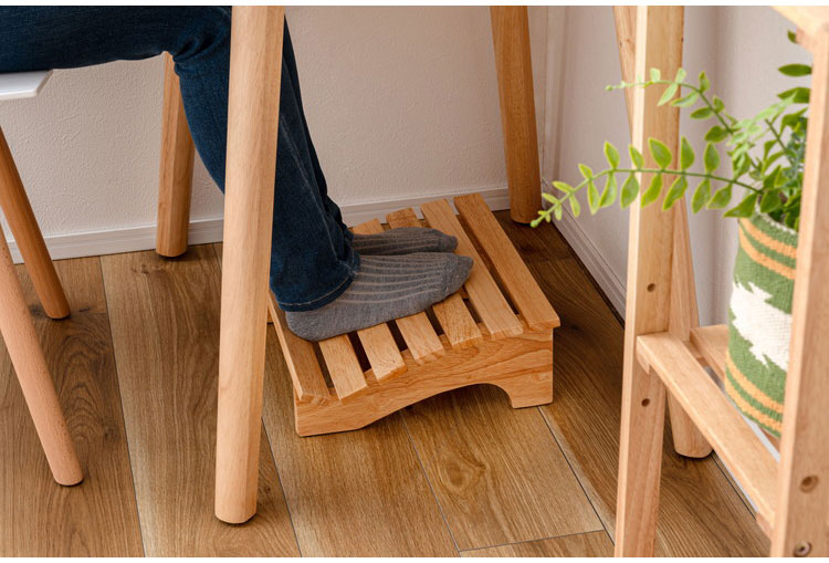 フットレスト 木製 Sサイズ 天然木 足置き オットマン リモートワーク 在宅ワーク リビング ダイニング おしゃれ 北欧 かわいい インテリア ステップ シンプル 軽量 足台 フット台(代引不可)【送料無料】 [2]