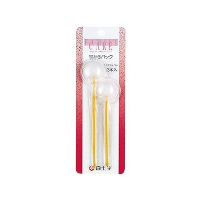 商品概要メーカー：白十字商品名：FC耳かきパック（2本入）区分：日用雑貨内容量：2本入り商品概要：●手になじむ竹製で、適度にしなり、使いやすい耳かきです。●先端に、肌にやさしく感触の良いアヒルの毛がついています。●長短2本の耳かきが入った便利なパックです。JANコード：4902610462161商品コード：009404485商品の説明○竹製の使いやすい耳かき○先端に、肌にやさしく感触の良いアヒルの毛がついています。○サイズ（12cm・9cm）のセット使用上の注意≪定められた使用法を守ること≫◆この竹耳かきのスプーンは大人用サイズです。◆子供にはご使用になれません。お子様の手の届かない所に保管して使用させないでください。◆凡天は天然あひるの純毛を使用していますので、稀に茶褐色の毛が混じる場合がありますが、ご使用には差しつかえございません。竹のひび割れ等の場合は、ご使用にならないで下さい。◆ご使用に際しては、スプーン又は凡天から約1．5cmの部分をお持ち下さい。耳の奥に入れ過ぎないよう、又内耳を傷つけないようにご注意ください。◆走行中の乗物内や、人の出入の多い場所、又傍にお子様がいる場合などではご使用にならないでください。◆保管は、当初の袋に入れてください。スプーンの部分は時々オキシドール等で消毒し、凡天（羽毛）はぬるま湯を使った中性洗剤で洗って清潔にご留意ください。◆耳の奥が湿っていたり、傷がある時はご使用をお避け下さい。異常を感じる場合はただちに使用を中止し、専門医にご相談ください。保存方法◆小児の手の届かない所に保管してください。使用方法スプーン又は凡天から約1．5cmの部分を持ってお使い下さい。成分素材竹、天然アヒル綿毛メーカー名白十字内容量2本入り商品区分日用雑貨※予告なくパッケージリニューアルをされる場合がございますがご了承ください。※パッケージ変更に伴うご返品はお受け致しかねます。※メーカーの都合により予告なくパッケージ、仕様等が変更となる場合がございます。※当店はJANコードにて管理を行っている為、それに伴う返品、交換等はお受けしておりませんので事前にご了承の上お買い求めください。【送料について】北海道、沖縄、離島は送料を頂きます。